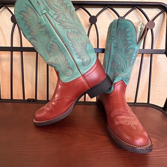 Justin Cowboy Boots with Decorative Stitching - Picture 1 of 12